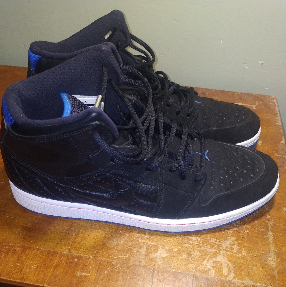 Jordan 1 mid